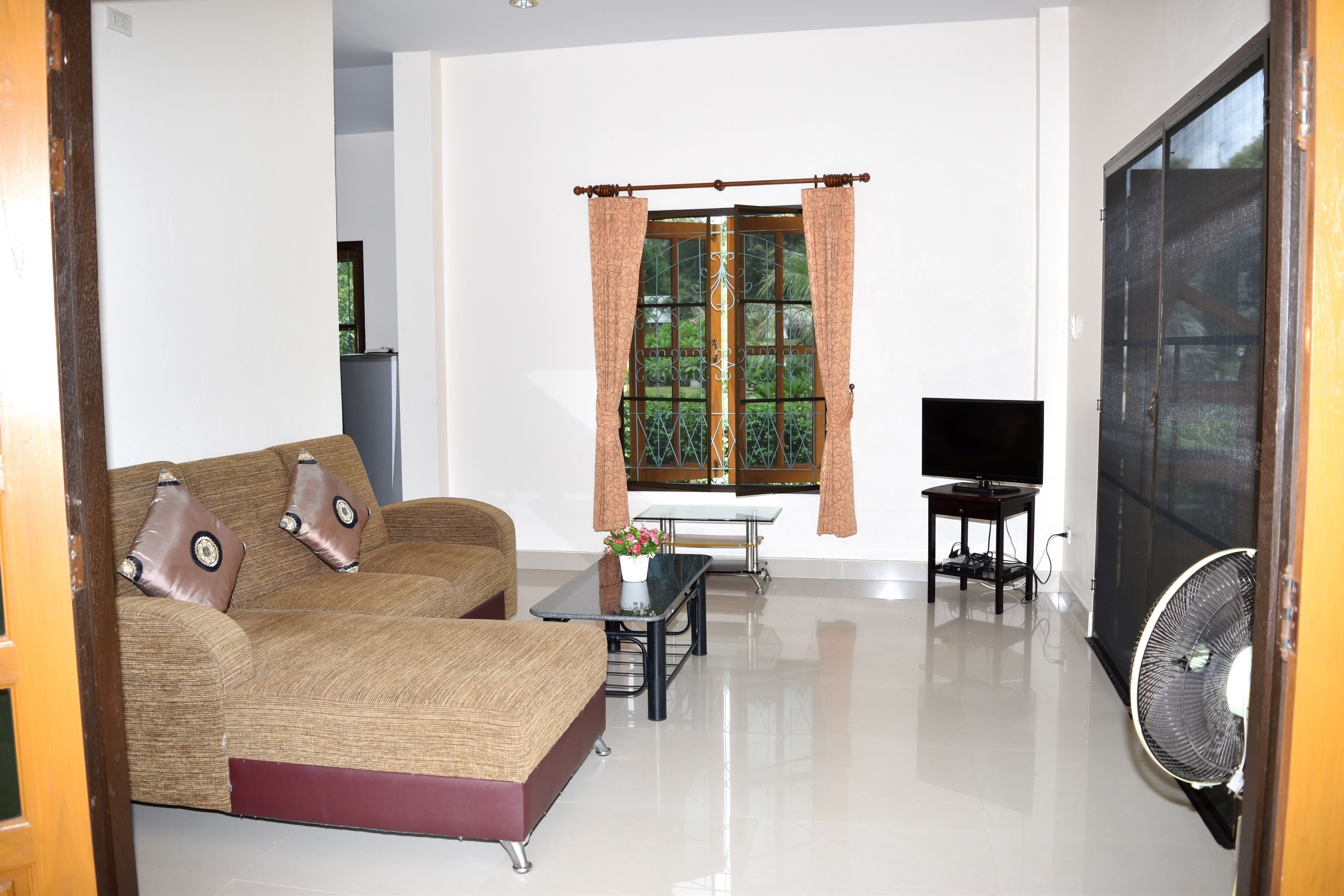 Bungalow, 1 Bedroom, Terrace, Garden Area | Living room | Flat-screen TV