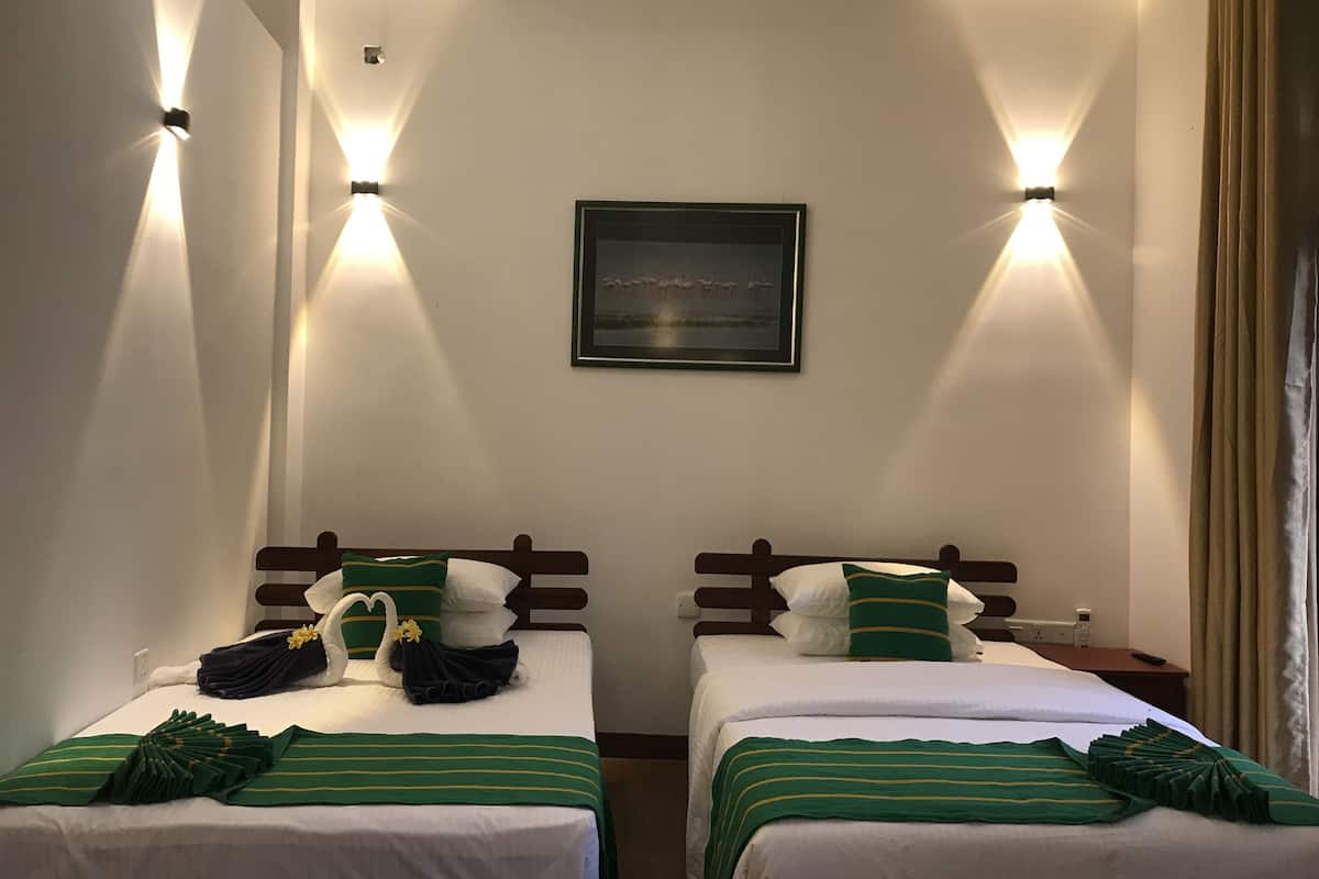1 bedroom, down duvets, Select Comfort beds, minibar