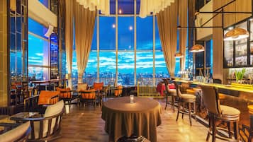 Bar lounge