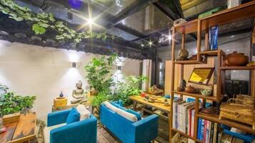 Desk, blackout curtains, free WiFi