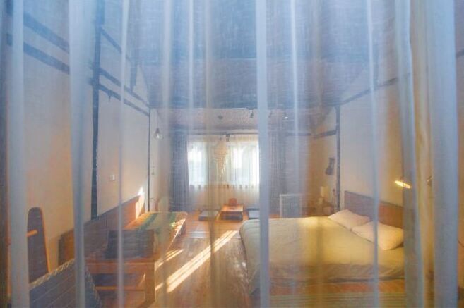 Desk, blackout curtains, free WiFi