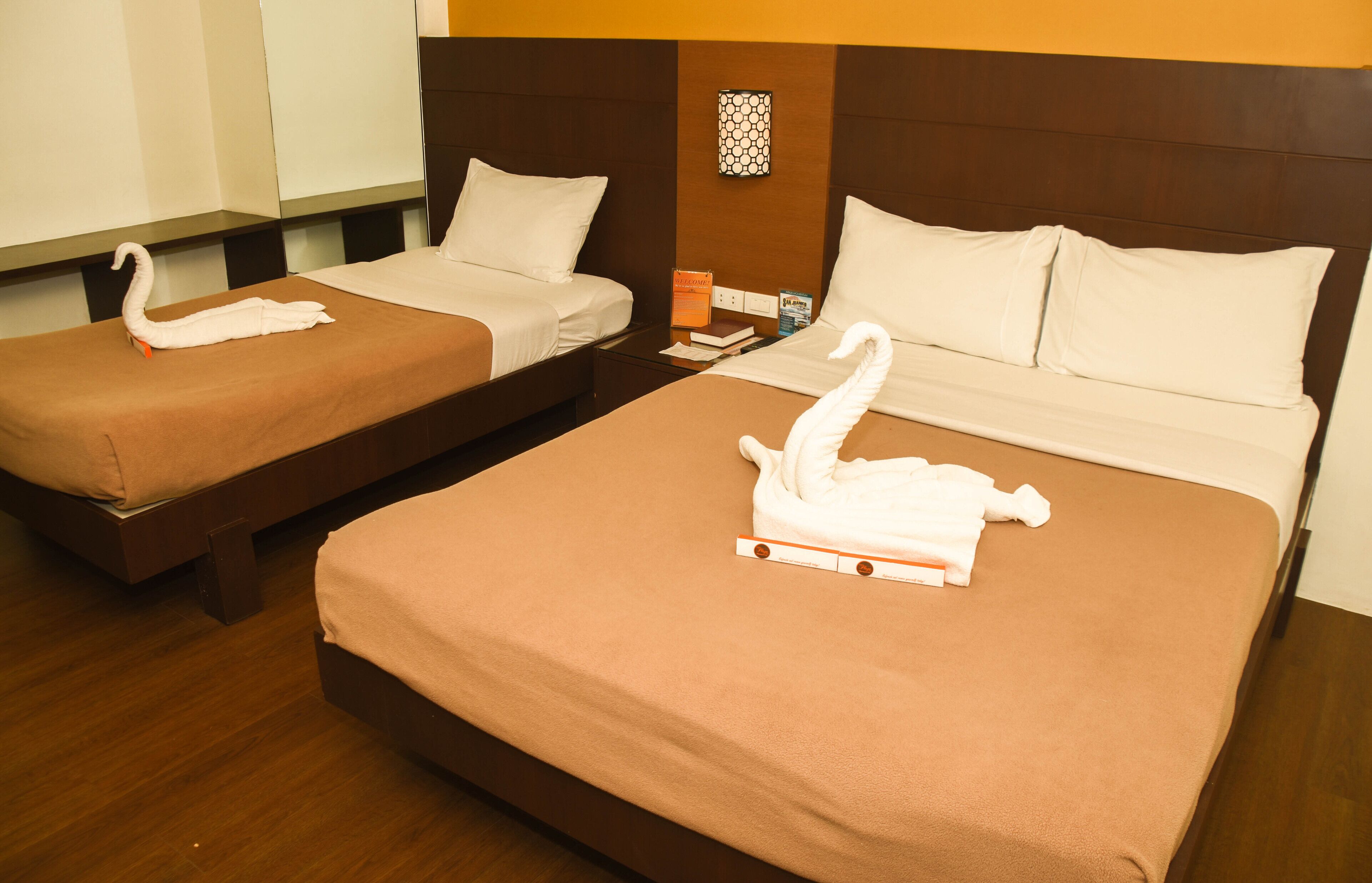 executive room | desk, bed sheets