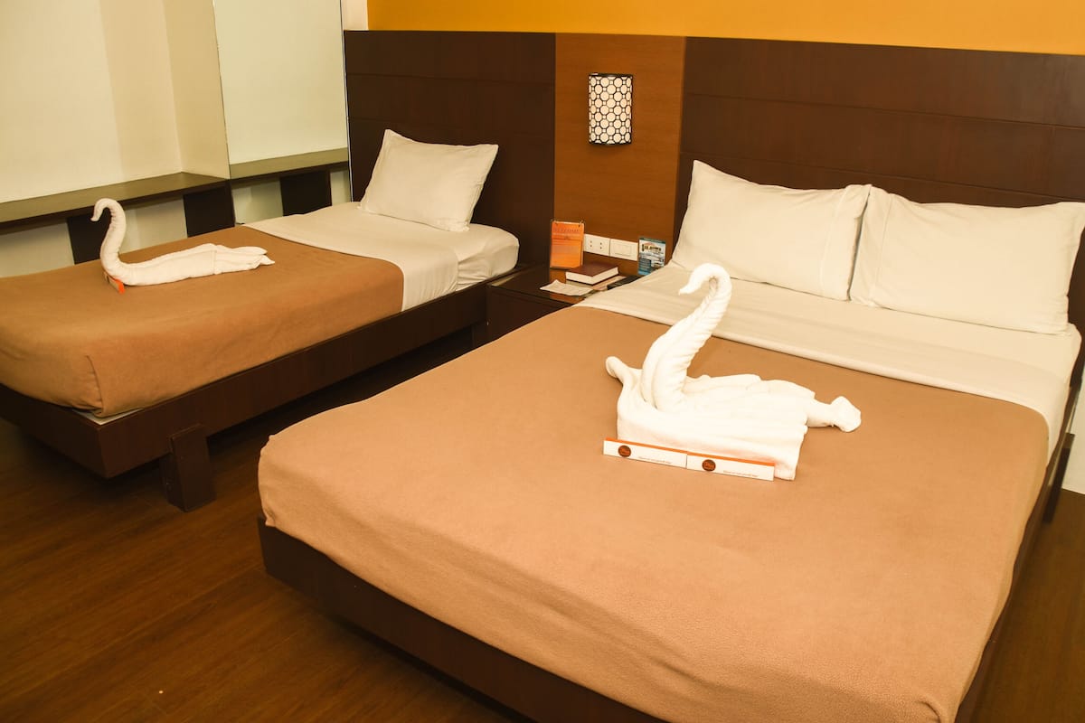 executive room | desk, bed sheets