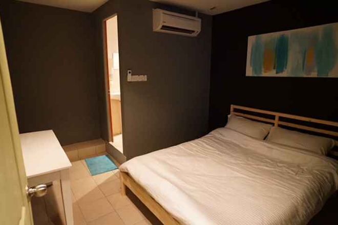 Een strijkplank/strijkijzer, gratis wifi, beddengoed