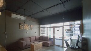 Lobby sitting area - Koptel Budget Hotel (Kuching)