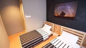 Iron/ironing board, free WiFi, bed sheets