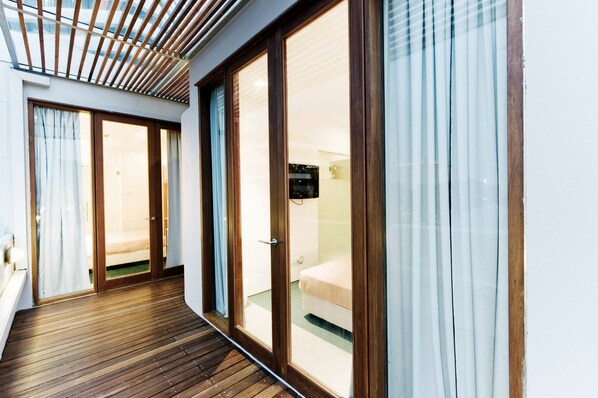 Balcony - Mayo Inn (Singapore)