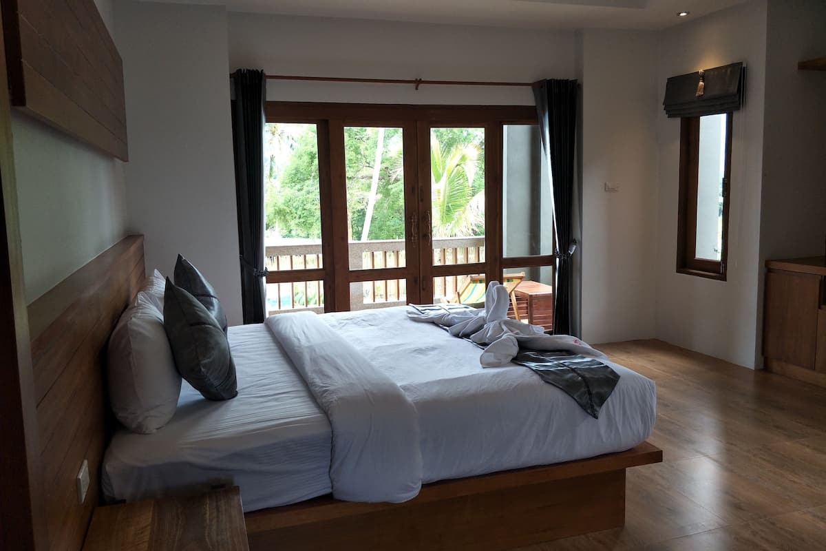 deluxe room  | 1 bedroom, in-room safe, blackout curtains, free wifi