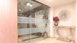 Reception - Mohan Hotel (Lucknow)