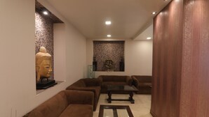 Reception - Mohan Hotel (Lucknow)