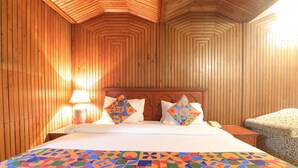 Club Room, 1 Double Bed | Premium bedding, minibar, in-room safe, desk - Mohan Hotel (Lucknow)