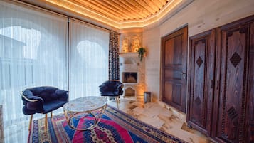 Habitació doble de luxe | Minibar, escriptori i espai de treball apte per a portàtils