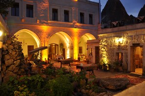 Front of property - evening/night - Safran Cave Hotel (Nevsehir)