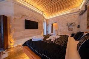 Doppia Luxury | Minibar, una scrivania, postazione laptop, insonorizzazione