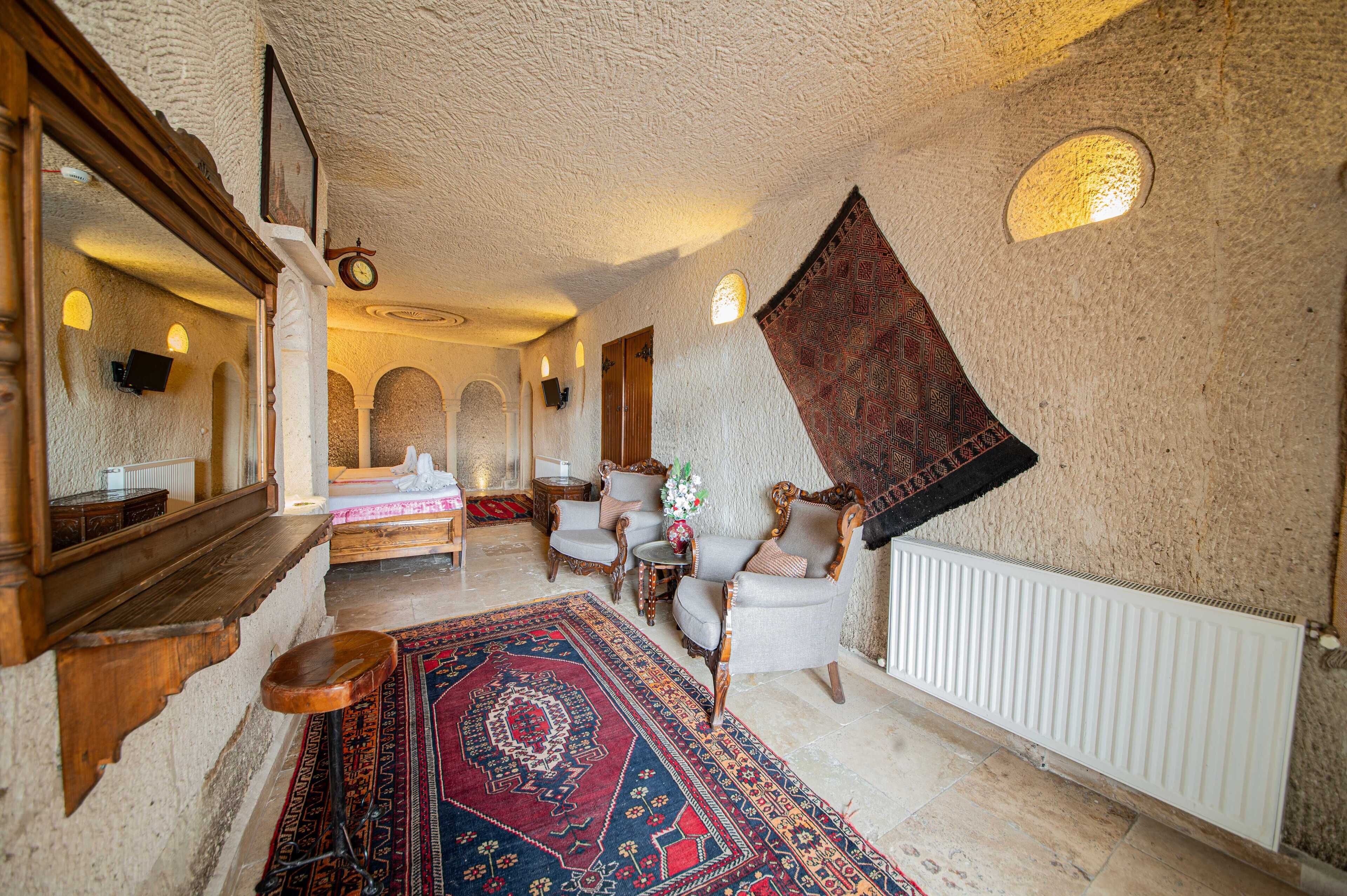 deluxe suite | minibar, desk, laptop workspace, soundproofing