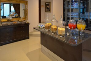Free daily continental breakfast  - Kanolvlei Boerdery CC t/a Ridgeworth Boutique Guesthouse (Cape Town)