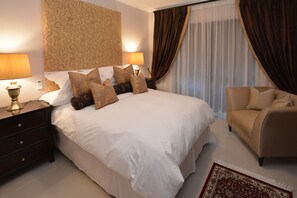 STANDARD ROOM - GARNET & GOLDEN BERYL | Minibar, in-room safe, individually decorated, individually furnished