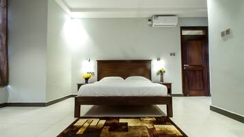 Comfort Apartment, 1 Bedroom, Accessible | Premium bedding, iron/ironing board, free cribs/infant beds, free WiFi