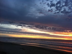 鄰近海灘