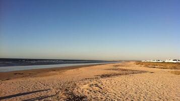 Una spiaggia nelle vicinanze