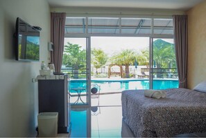 Standard Pool View Room | Kameruitzicht