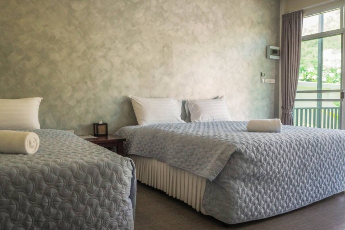 Standard Ocean View Room | Desk, blackout drapes, WiFi (free)