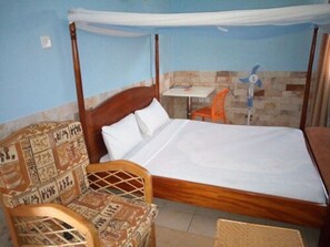 Bed sheets - Kabalega Resort (Masindi)