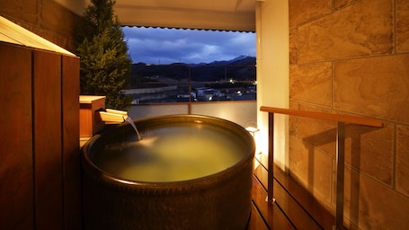 ํธ๋๋์
๋๋ฃธ (Japanese Style with Open-air bath) | ์์ค | ์ค์๊ธฐ/์์กฐ ๊ฒฐํฉ, ๋ฌด๋ฃ ์ธ๋ฉด์ฉํ, ํค์ด๋๋ผ์ด์ด, ๋น๋ฐ