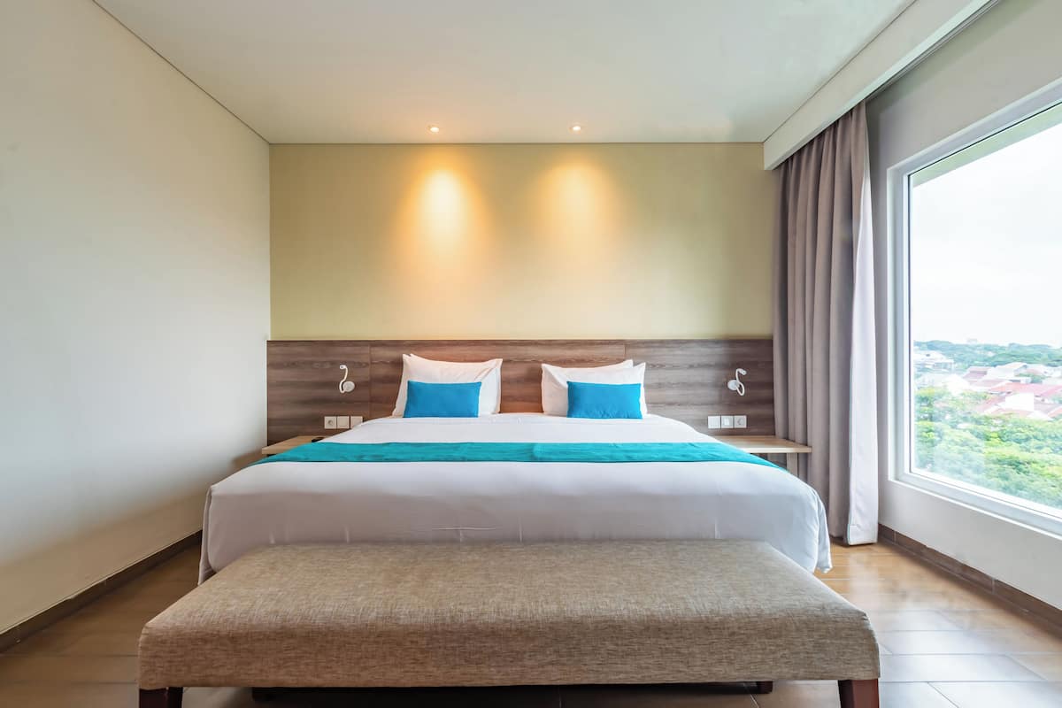 executive double room | 1 bedroom, desk, laptop workspace, soundproofing