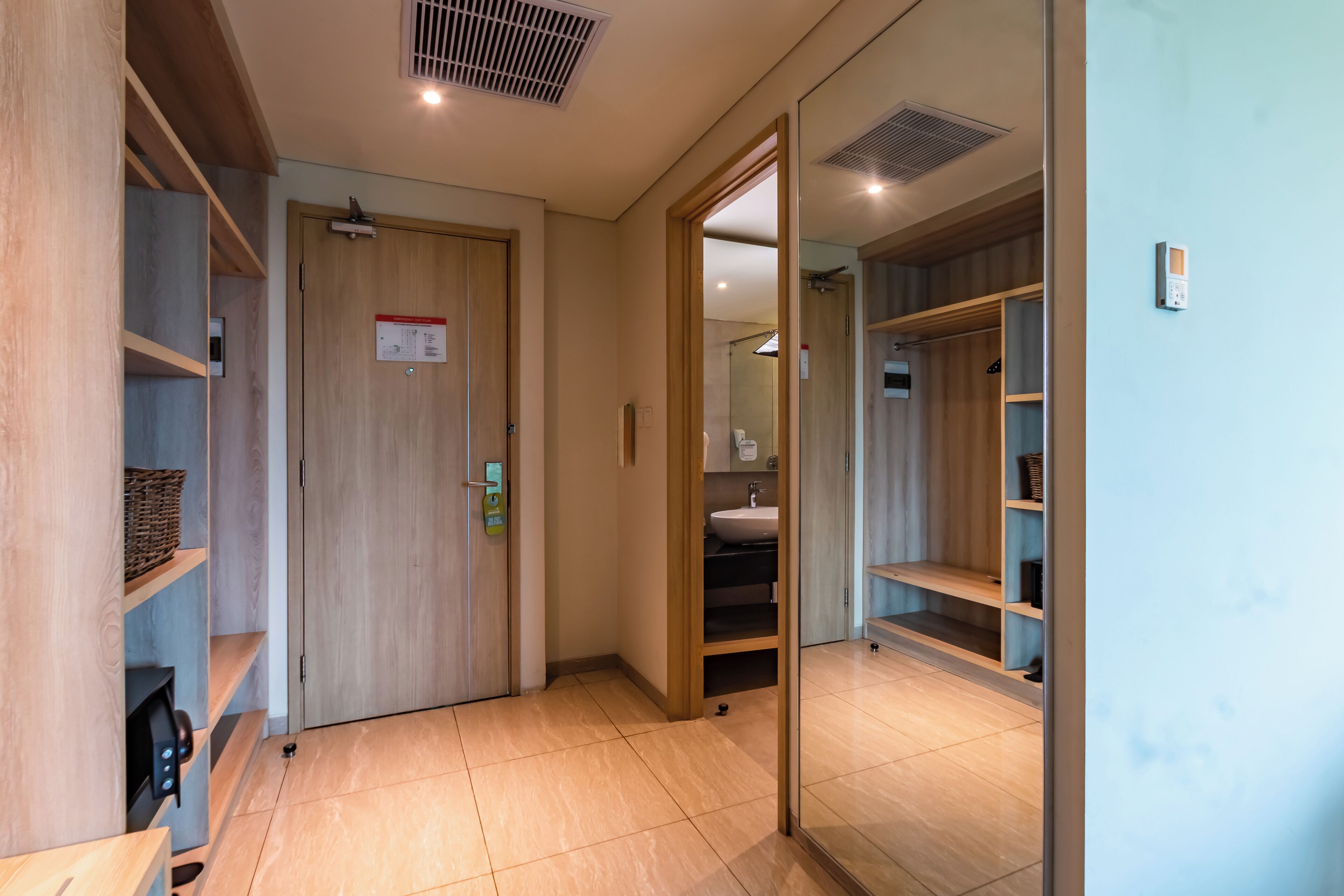 executive double room | 1 bedroom, desk, laptop workspace, soundproofing