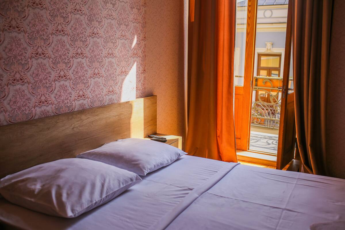 1 bedroom, premium bedding, iron/ironing board, free WiFi