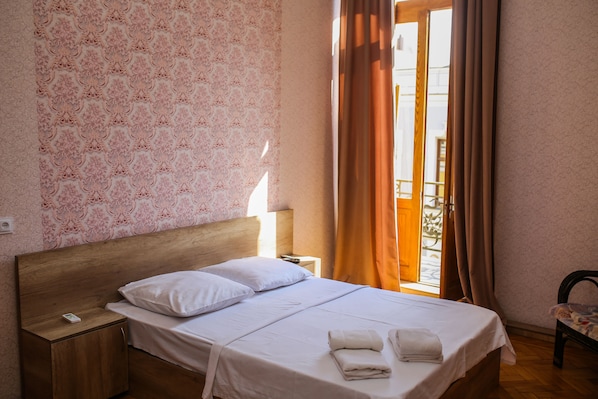 1 bedroom, premium bedding, iron/ironing board, free WiFi