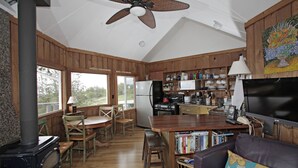 Interior - Heaven on Earth in Upcountry Maui (Kula)