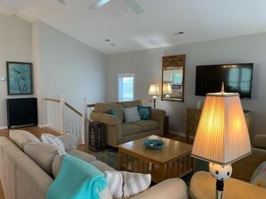 House, 4 Bedrooms | Living room