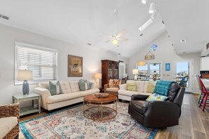 House, 3 Bedrooms | Living area