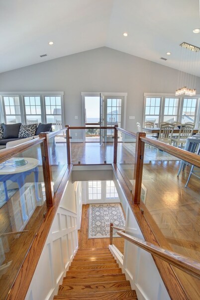 Absolute Paradise 5 Bedroom Home by RedAwning