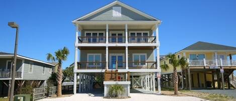 House, 4 Bedrooms | Exterior