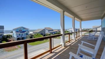 House, 4 Bedrooms | Property grounds