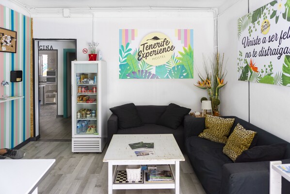Reception - Tenerife Experience Hostel (Santa Cruz de Tenerife)