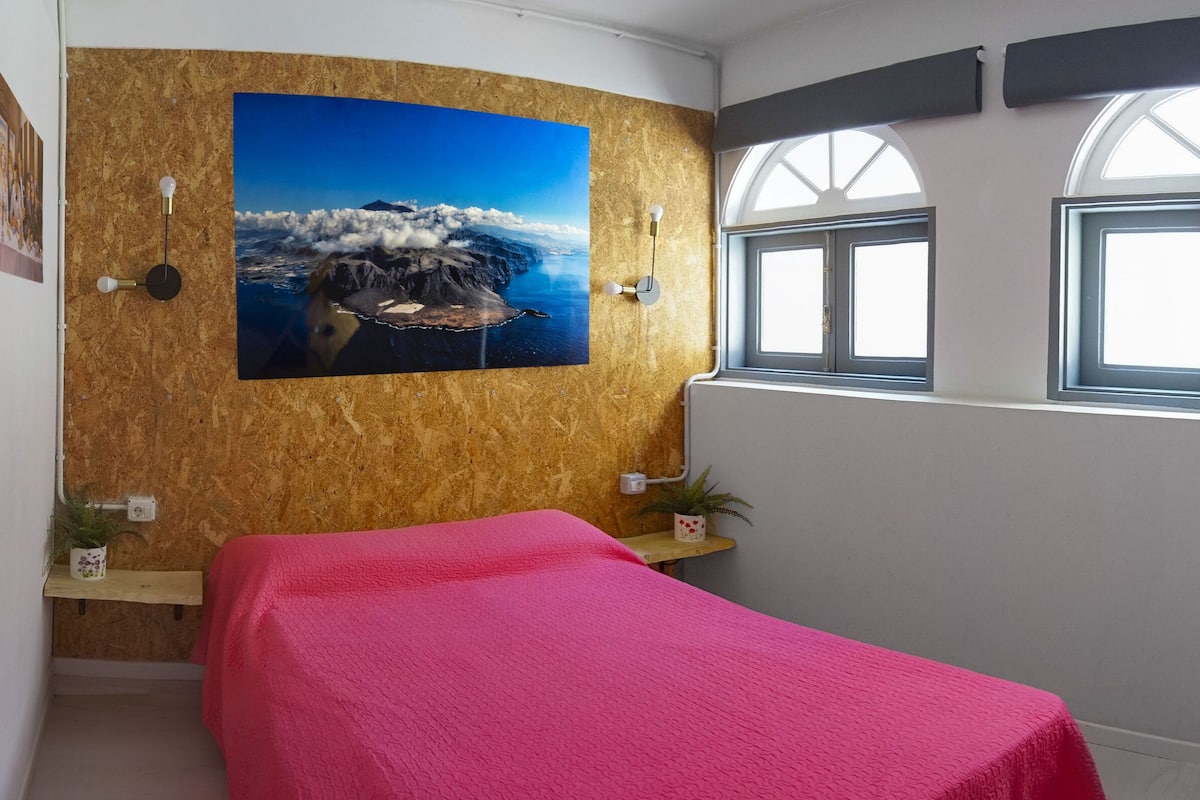 Double Room | Blackout drapes, free WiFi, bed sheets