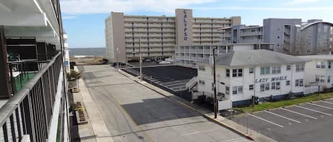 Condo, 2 Bedrooms | Property grounds