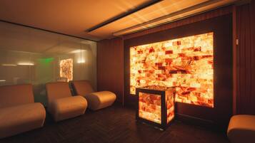 Sauna, hot tub, steam room, hot springs/mineral springs, massages