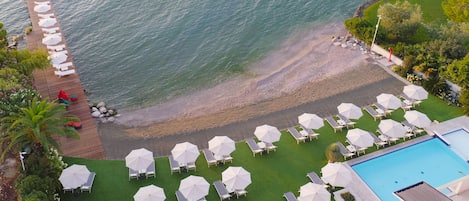 Private beach, sun-loungers, beach umbrellas