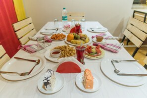 Kontinental frokost hver dag (mot et tillegg)