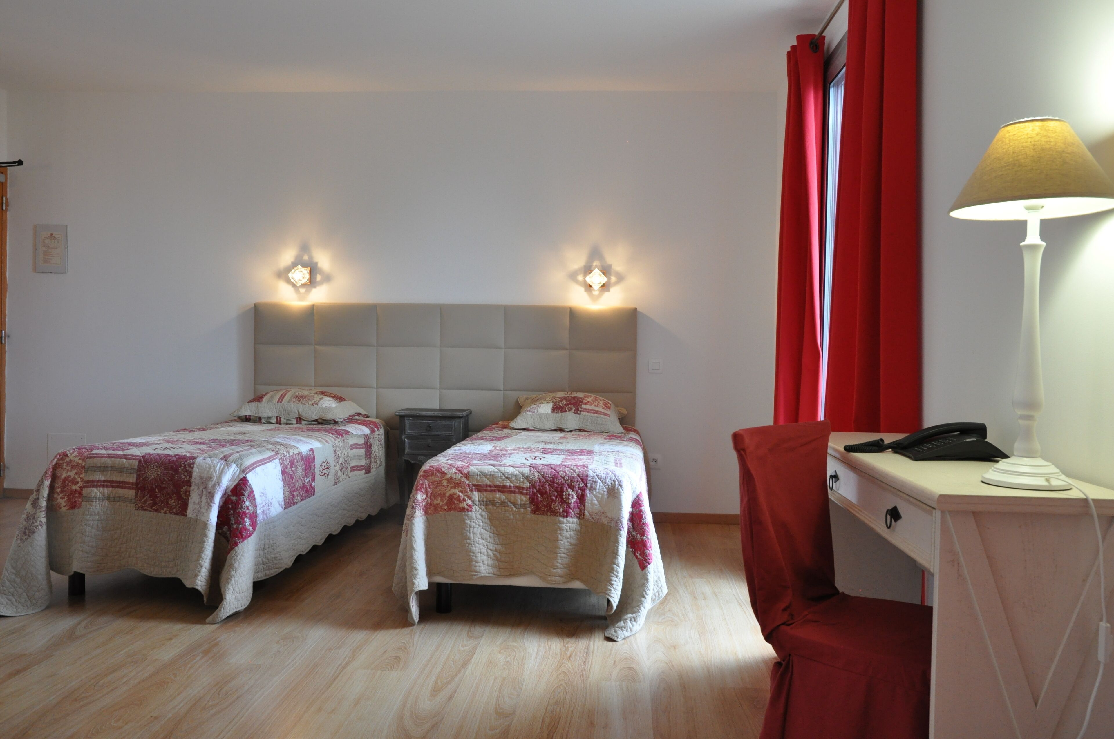 Coffre-fort, décor unique, ameublement unique, bureau