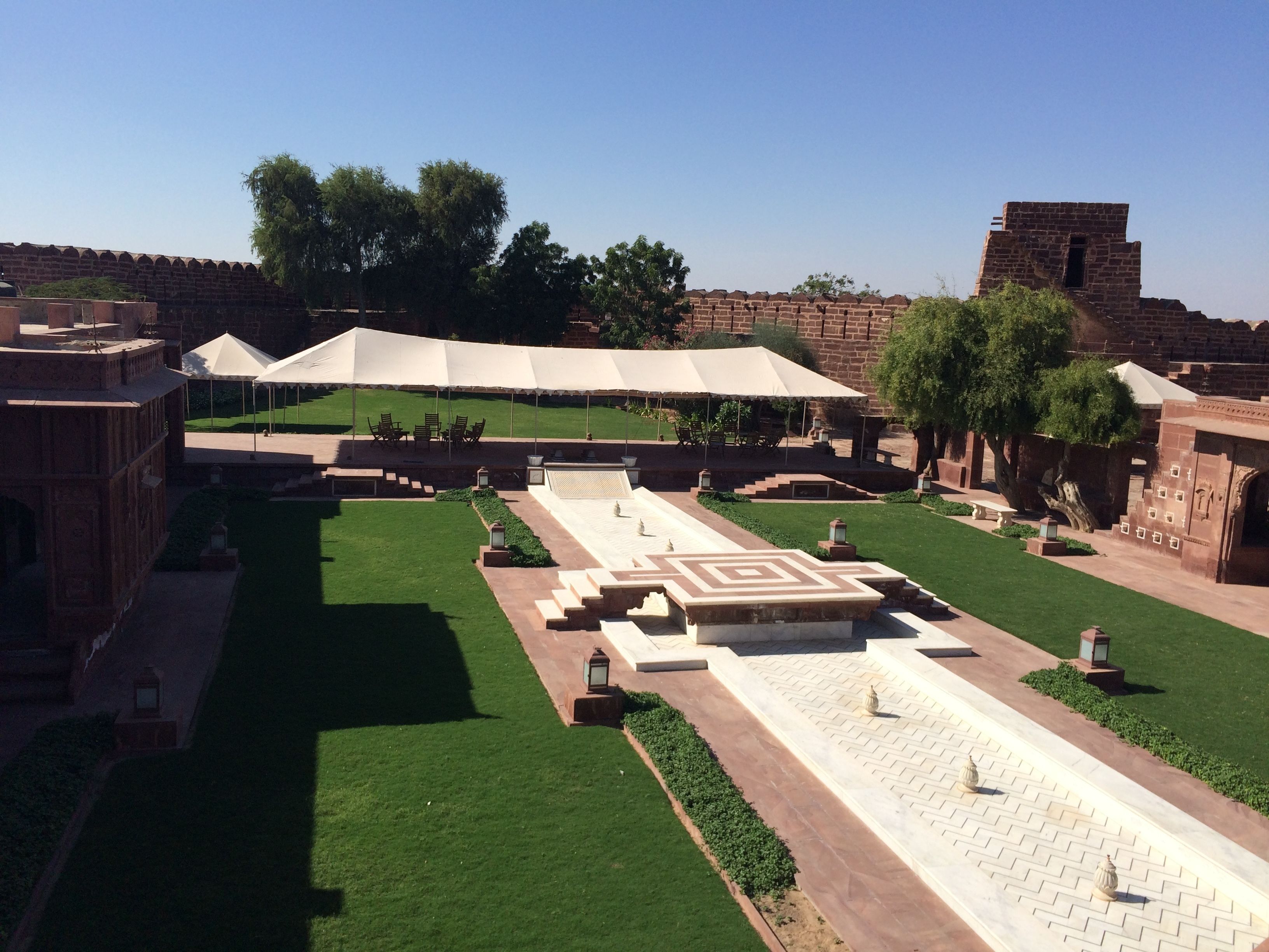 المنشأة من الخارج