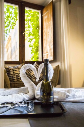 Superior dubbelrum - 1 sovrum - pentry - utsikt mot staden | Rumsservice