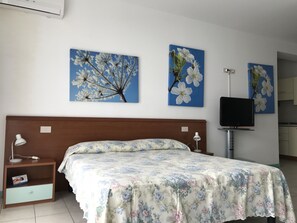 Studio, Terrace, City View | Hypo-allergenic bedding, in-room safe, desk, iron/ironing board - Appartamenti Aquamarina (Jesolo)
