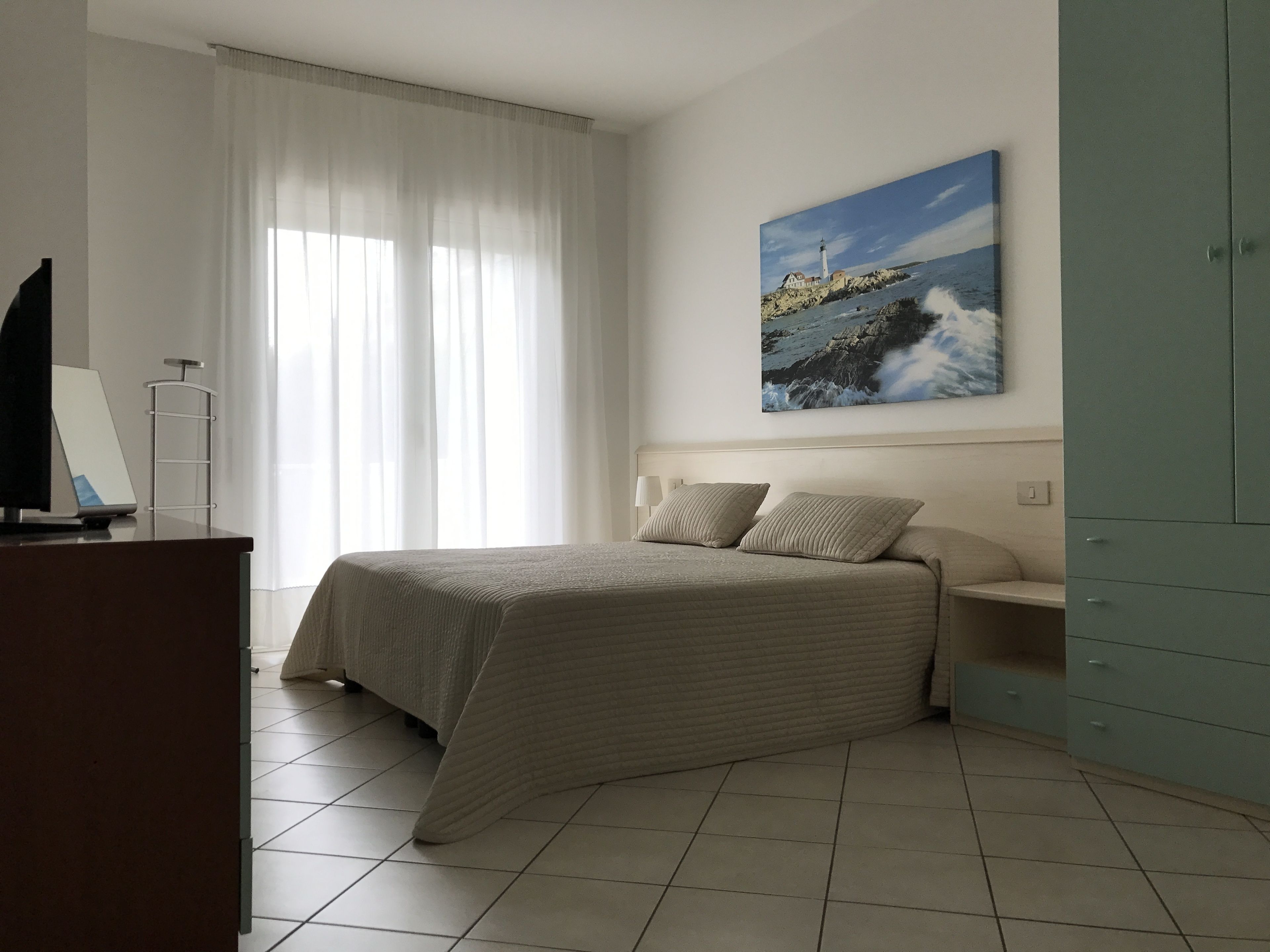 Superior-Apartment, 2 Schlafzimmer, eingeschränkter Meerblick | Allergikerbettwaren, Zimmersafe, Schreibtisch, Bügeleisen/Bügelbrett