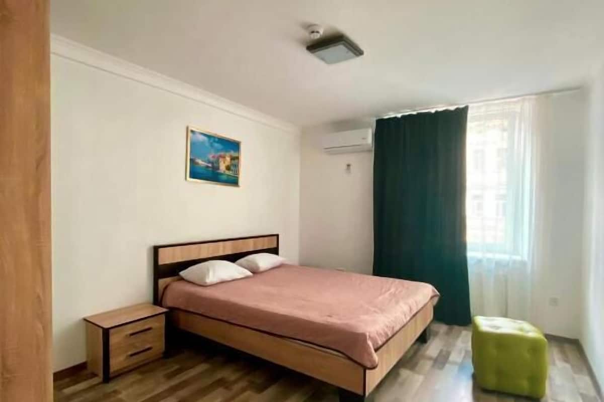Superior Apartment, 1 Bedroom, Lanai, City View | Premium bedding, in-room safe, desk, iron/ironing board